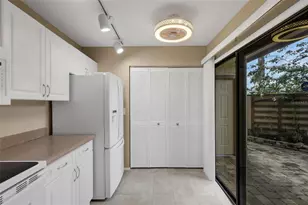 3441 Beekman Pl, Sarasota, FL 34235 - Photo 10