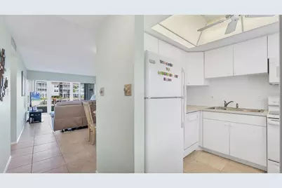 4370 Chatham Drive #104, Longboat Key, FL 34228 - Photo 6