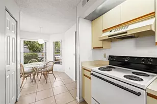 4325 46th Ave W, Bradenton, FL 34210 - Photo 8