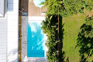 1511 21st St W, Bradenton, FL 34205 - Photo 4