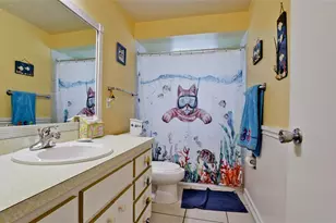 627 Concord Ln, Holmes Beach, FL 34217 - Photo 36