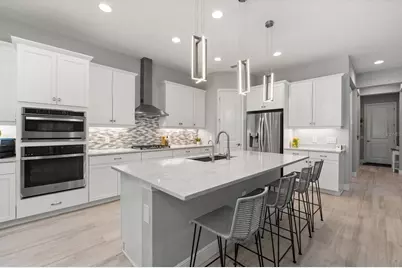 8281 Grande Shores Drive, Sarasota, FL 34240 - Photo 14