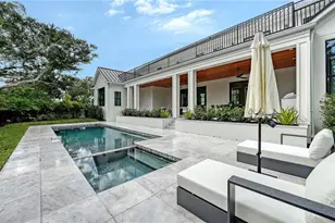 656 Tropical Cir, Sarasota, FL 34242 - Photo 18