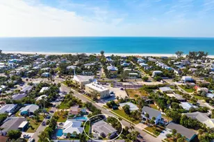 211 85th St, Holmes Beach, FL 34217 - Photo 4