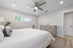 211 85th St, Holmes Beach, FL 34217 - Photo 30