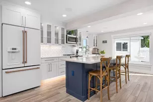 211 85th St, Holmes Beach, FL 34217 - Photo 16