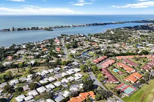 738 Sorrento Inlet, Nokomis, FL 34275 - Photo 2