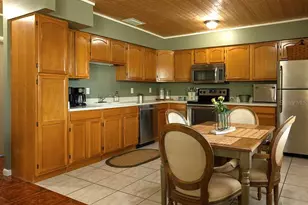 380 Base Ave E, Venice, FL 34285 - Photo 8