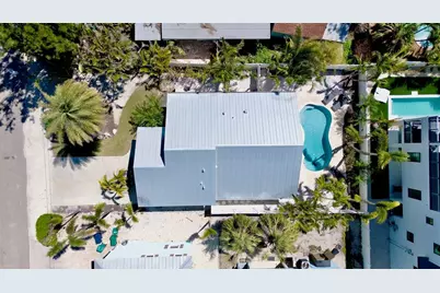 709 Fern Street, Anna Maria, FL 34216 - Photo 34