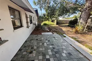 5734 Olive St, Sarasota, FL 34231 - Photo 8