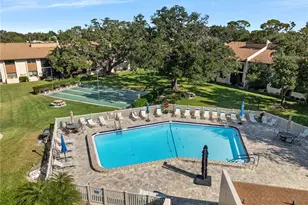 2401 Clubhouse Cir, Sarasota, FL 34232 - Photo 28