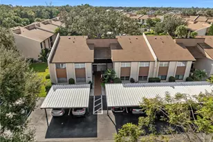 2401 Clubhouse Cir, Sarasota, FL 34232 - Photo 30