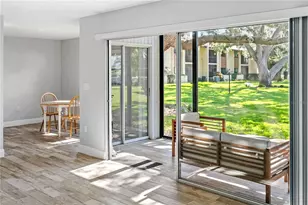 2401 Clubhouse Cir, Sarasota, FL 34232 - Photo 10