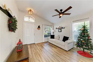 11204 Coralbean Dr, Lakewood Ranch, FL 34202 - Photo 8