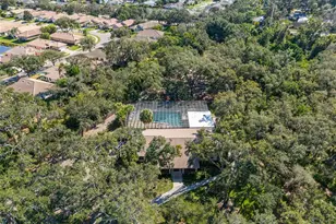 4299 Oakhurst Cir E, Sarasota, FL 34233 - Photo 26