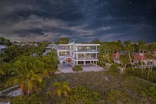 104 Sunset Ln, Holmes Beach, FL 34217 - Photo 8