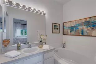 3935 Yellowstone Cir, Sarasota, FL 34233 - Photo 14