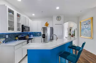 3935 Yellowstone Cir, Sarasota, FL 34233 - Photo 8