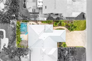 302 67th St, Holmes Beach, FL 34217 - Photo 32