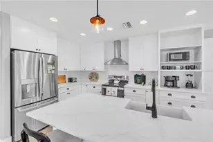 302 67th St, Holmes Beach, FL 34217 - Photo 14
