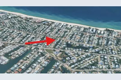 302 67th Street, Holmes Beach, FL 34217 - Photo 1