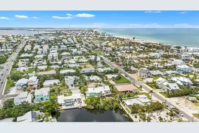 302 67th Street, Holmes Beach, FL 34217 - Photo 38
