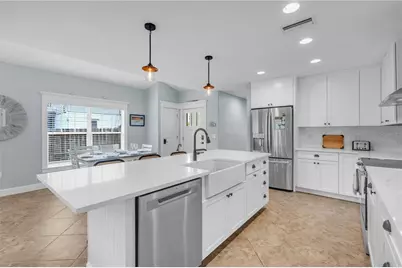 302 67th Street, Holmes Beach, FL 34217 - Photo 8