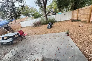 10101 Springtree Ct, Tampa, FL 33615 - Photo 32