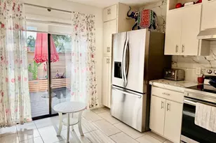 511 Lakeside Dr, Bradenton, FL 34210 - Photo 4