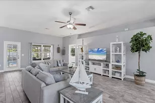 9477 Arnaz Cir, Port Charlotte, FL 33981 - Photo 10