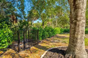 2641 Hyde Park St, Sarasota, FL 34239 - Photo 56