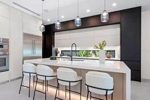 2467 Hyde Park St, Sarasota, FL 34239 - Photo 10