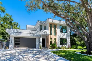 2467 Hyde Park St, Sarasota, FL 34239 - Photo 1