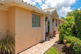 7639 Pesaro Dr, Sarasota, FL 34238 - Photo 10