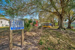 3585 Lake Bayshore Dr, Bradenton, FL 34205 - Photo 40