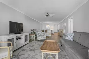 3585 Lake Bayshore Dr, Bradenton, FL 34205 - Photo 24