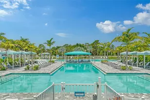 10105 Canaveral Cir, Sarasota, FL 34241 - Photo 2