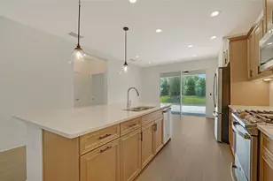 10105 Canaveral Cir, Sarasota, FL 34241 - Photo 16