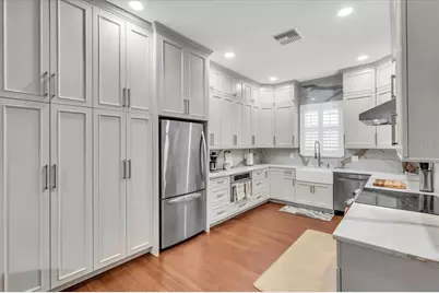 2224 Tami Sola Street, Sarasota, FL 34237 - Photo 14