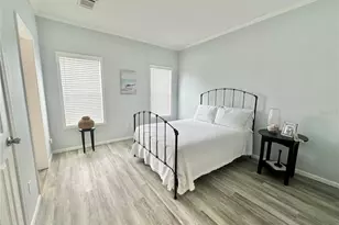 921 Faith Cir E, Bradenton, FL 34212 - Photo 10