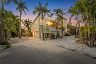 1015 Bayshore Dr, Terra Ceia, FL 34250 - Photo 1