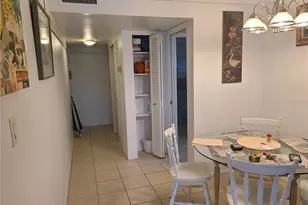 2763 Woodgate Ln, Sarasota, FL 34231 - Photo 4