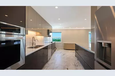 1750 Benjamin Franklin Drive #9F, Sarasota, FL 34236 - Photo 22