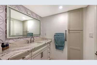 1750 Benjamin Franklin Drive #9F, Sarasota, FL 34236 - Photo 32