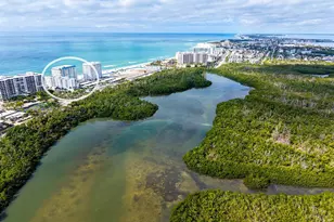 1750 Benjamin Franklin Dr, Sarasota, FL 34236 - Photo 4