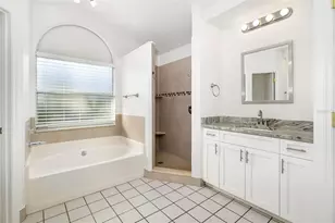 5742 Forester Oak Ct, Sarasota, FL 34243 - Photo 30