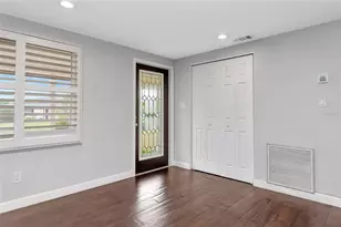 2707 Bigelow Dr, Sarasota, FL 34239 - Photo 4