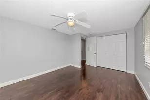 2707 Bigelow Dr, Sarasota, FL 34239 - Photo 14