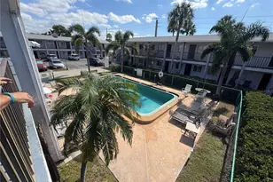 3101 Bee Ridge Rd, Sarasota, FL 34239 - Photo 2