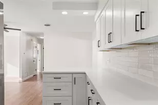 354 Burke Rd, Venice, FL 34293 - Photo 14